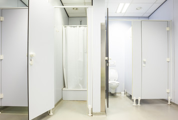 Obraz na płótnie Canvas public toilet for men and shower