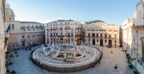 Fotobehang Palermo Panoramisch uitzicht op Piazza Pretoria of Piazza della Vergogna, Pale