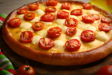 Pizza Margherita, close-up