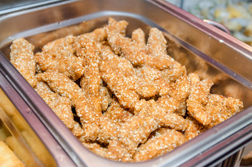 Fried chicken with sesame