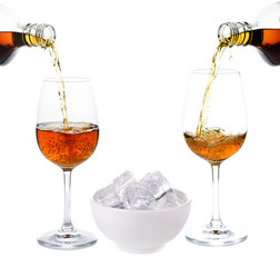 Whisky and ice cube in the cup.