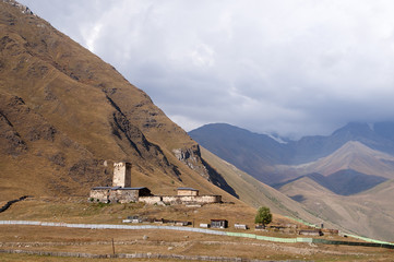 widok z gruzińskiej wioski Uszguli