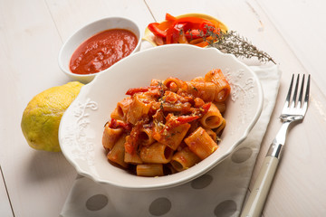 pasta with capsicum thymus and grated lemon peel