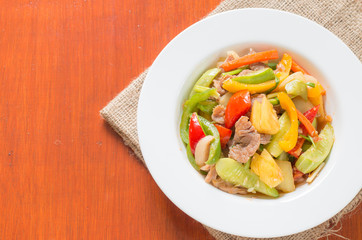 Sweet and sour sauce fried with pork.