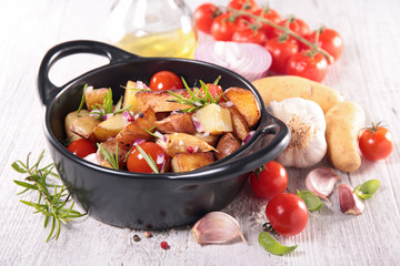 vegetable cooked with herb and garlic