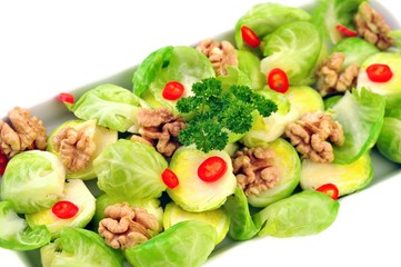 Rosenkohl mit Walnuss. 