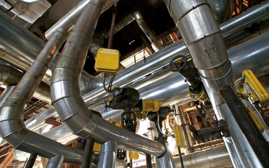 Industrial zone, Steel pipelines and cables