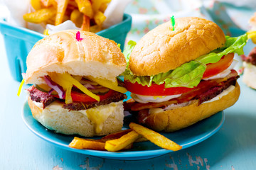 sandwich with roast beef and vegetables