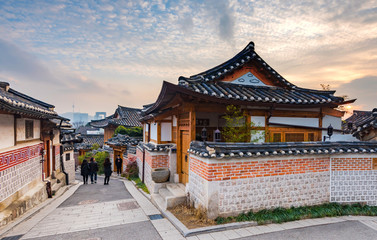 Fototapeta na wymiar Sunset of Bukchon Hanok Village in Seoul, South Korea