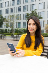 Woman use of the cellphone