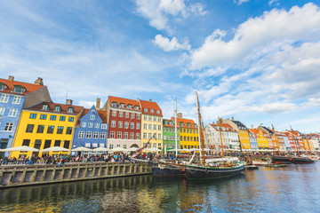 Fototapeta na wymiar Colorful houses in Copenhagen old town
