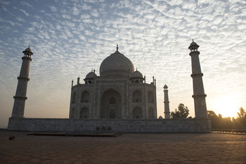 Fototapeta na wymiar Taj Mahal contraluz, Agra, India