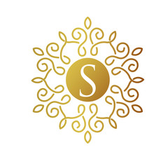 Fototapeta premium letter S with elegant gold frame vector design