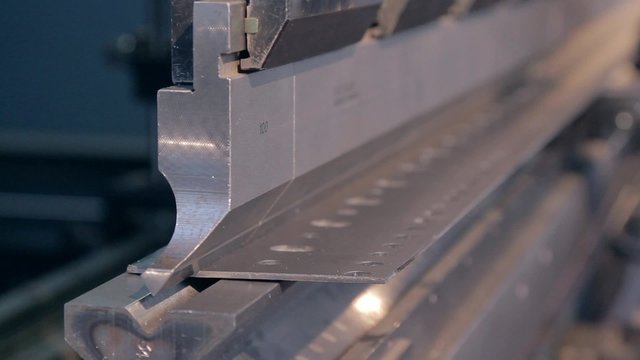 press machine bends perforated metal profile 3