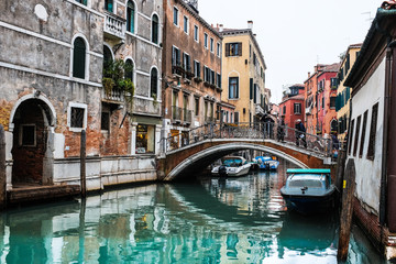 Fototapeta na wymiar Venise canaux italie pont romantisme