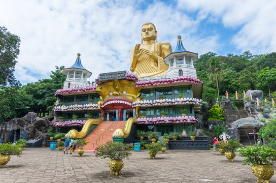 Buddhist museum and Buddha statue at Dambulla cave temple