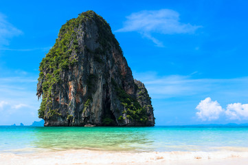 Fototapeta na wymiar Beautiful and exotic beach near Phuket and Krabi in Thailand