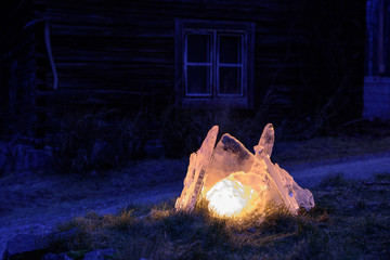 Outdoor natural ice lantern