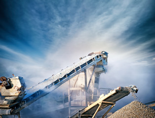 Stone crusher conveyor on mining extraction plant - 99873183