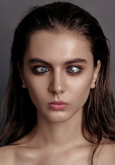 Naklejka premium studio fashion portrait of yong pretty woman.photo composition o