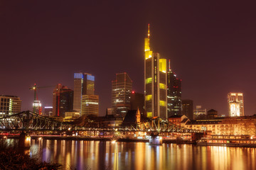 Fototapeta na wymiar Skyline Frankfurt Nacht
