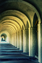 Panele Szklane Podświetlane  Mistyczny starożytny kamienny korytarz w Rzymie