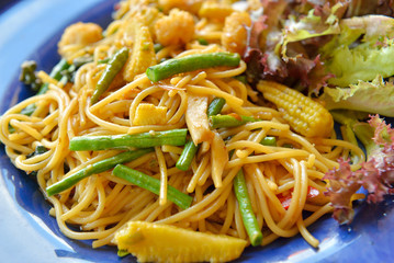 spaghetti with young corn and green bean