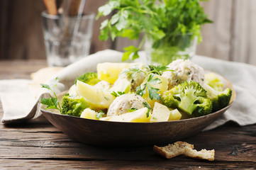 Steamed chicken meat balls and vegetables