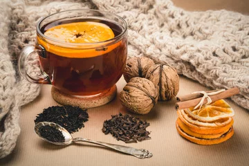 Crédence de cuisine en verre imprimé Theé Cup of winter tea with orange and spices