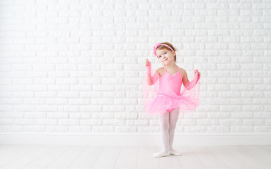little child girl dreams of becoming  ballerina - obrazy, fototapety, plakaty