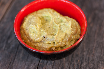 Avocado dip with hemp seeds