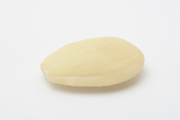 Almendra cruda