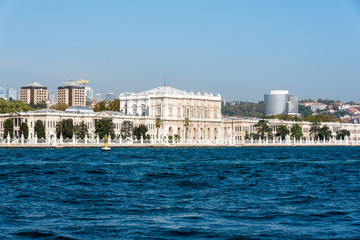 Fototapeta premium The beautiful Dolmabahce Palace in Istanbul, Turkey