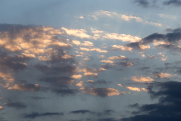 Fototapeta premium beautiful sky with clouds at dawn