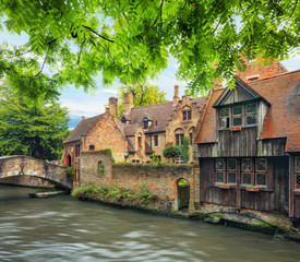 Fototapeta na wymiar Bruges historical houses and canals