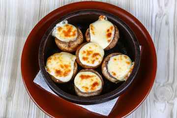 Stuffed champignon with cheese