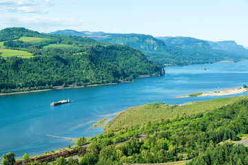 Fototapeta na wymiar View of the Columbia River