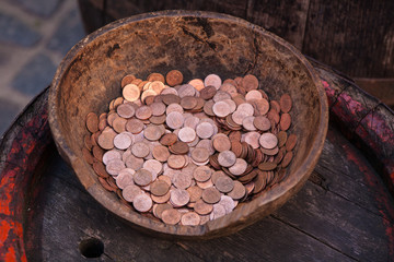 Obraz na płótnie Canvas Many small copper coins.