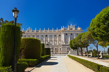 Fototapeta premium Royal Palace and park at Madrid Spain