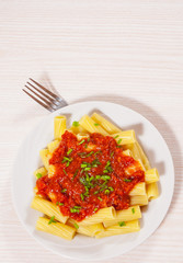 pasta rigatoni with tomato sauce