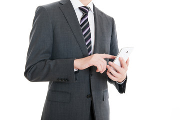 スマートフォンを操作するビジネスマン,上半身,白背景,