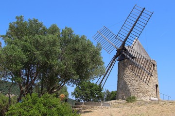 Plakat Moulin Saint-Roch - Alte Dorfmühle in Grimaud