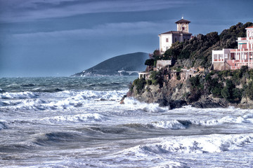 Power of sea waves on the coast