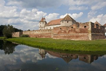 Fototapeta na wymiar Famous Fagaras medieval castle