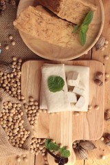 Tofu for cooking and soybean seed.
