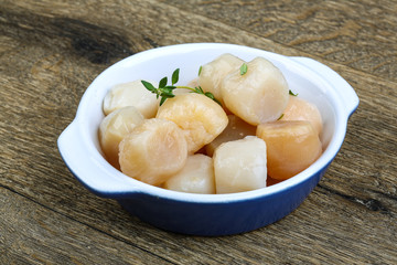 Raw scallops