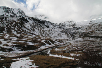 Monta&ntilde;as de Formigal con las primeras nevadas