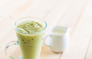 iced matcha latte
