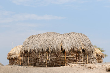 Fototapeta na wymiar Traditional round house of people from the Turkana tribe