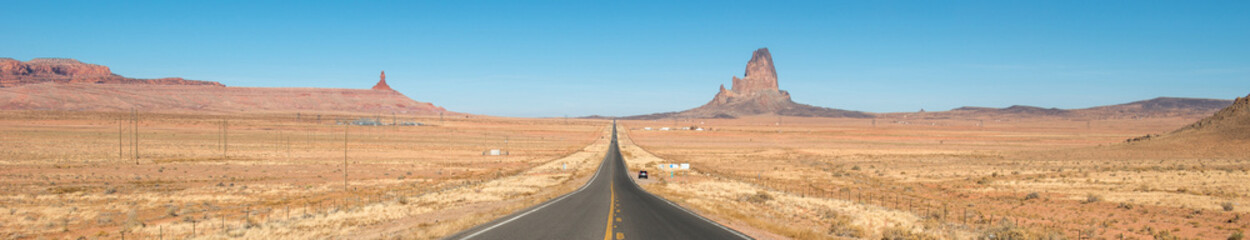 Road to Monument valley, Arizona
